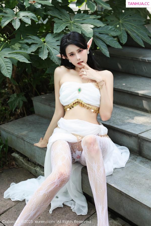 草莓  [XiuRen]高清写真图 2023.11.02 No.7598 草莓mm 美腿户外第27张图片
